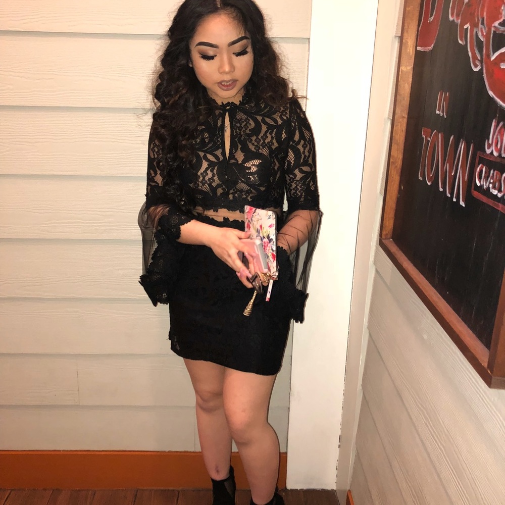 BLACK DRESS - Picture 3 of 4